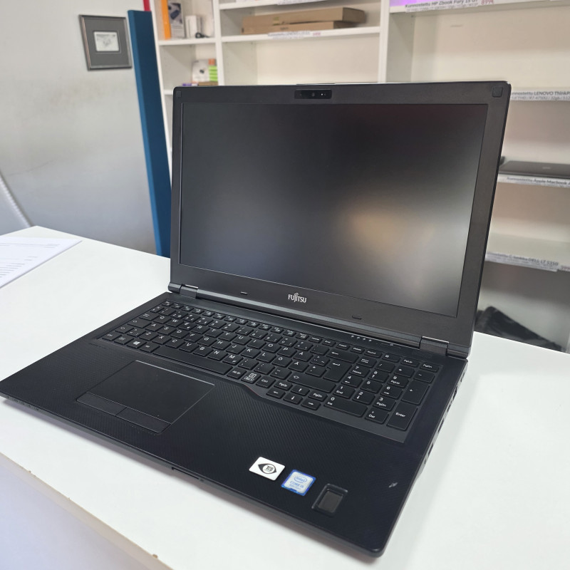 Kunnostettu 1v takuu Fujitsu Lifebook E559 15.6" / i5-8265U / 16GB / 256 GB / Win 11 Pro