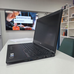 Kunnostettu 1v takuu Fujitsu Lifebook E559 15.6" / i5-8265U / 16GB / 256 GB / Win 11 Pro