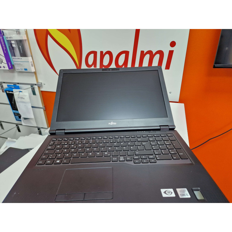 Fujitsu LifeBook E5510 Kunnostettu 15" / i5-10210U / 16 Gt / 256 Gt SSD / FullHD / Win11