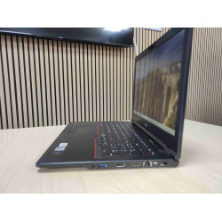 Fujitsu LifeBook E5510 Kunnostettu 15" / i5-10210U / 16 Gt / 256 Gt SSD / FullHD / Win11